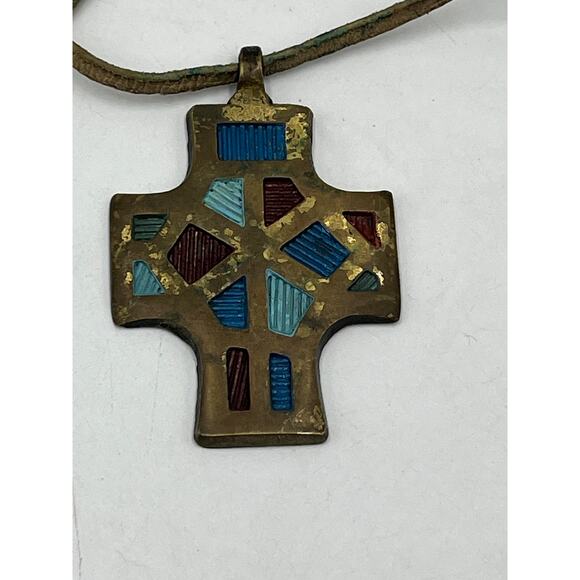 Vintage Retro Terra Sancta
Creations 1966 Israel Brass Tone
Cross Pendant - Picture 2 of 7